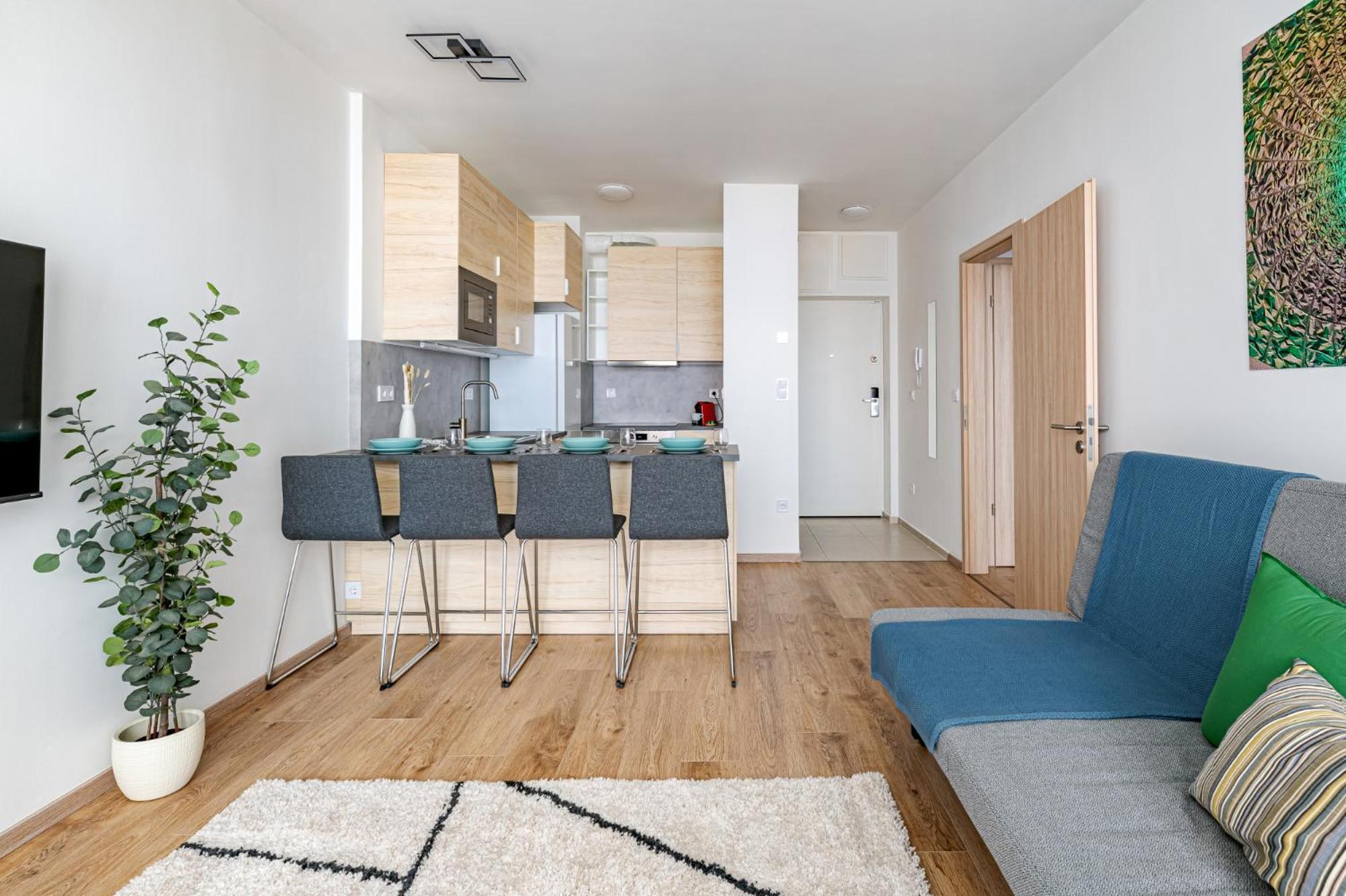 Westside Garden Apartments By Firsthost — Photos 2